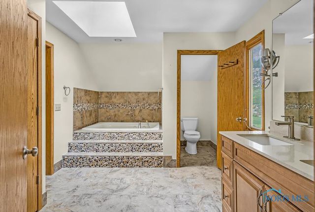 6045 Miakonda Trail, Sylvania, OH 43560