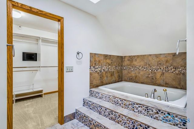 6045 Miakonda Trail, Sylvania, OH 43560