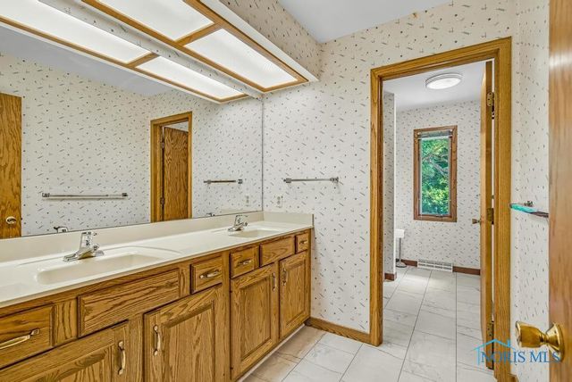 6045 Miakonda Trail, Sylvania, OH 43560