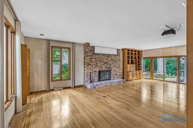 6045 Miakonda Trail, Sylvania, OH 43560