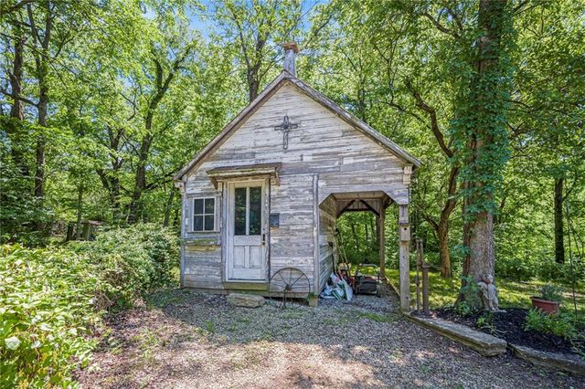 15335 HH Highway, Platte City, MO 64079