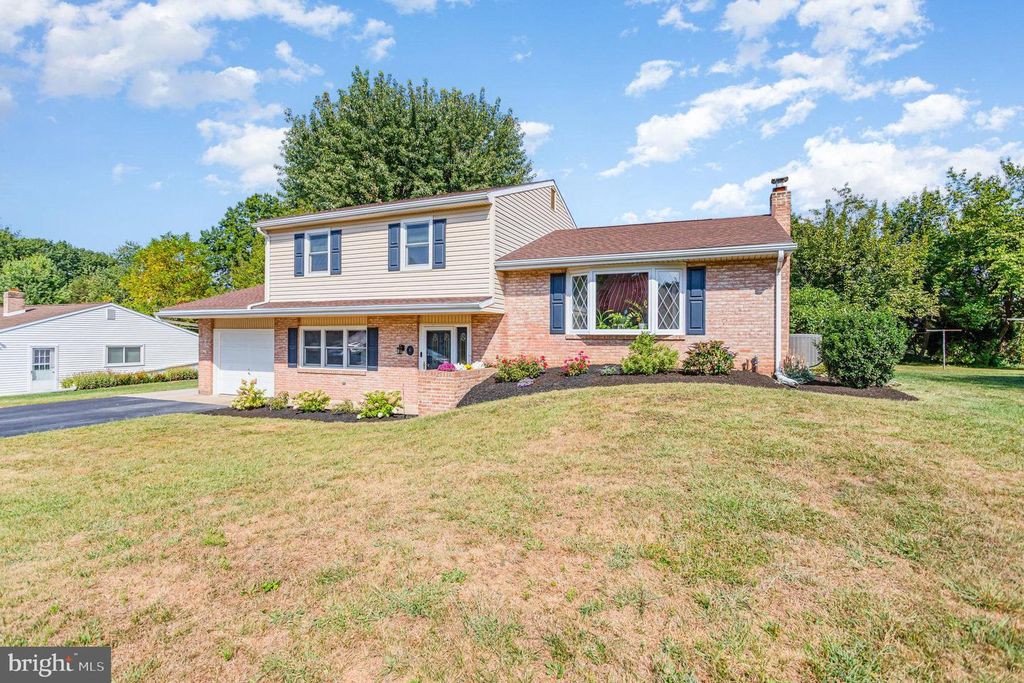 4 BIG HORN AVENUE, Mechanicsburg, PA 17055