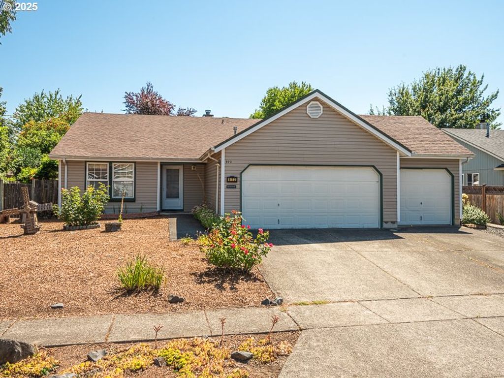 972 S 3RD Ct, Cornelius, OR 97113