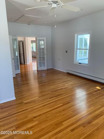 421 W Lincoln Avenue, Oakhurst, NJ 07755