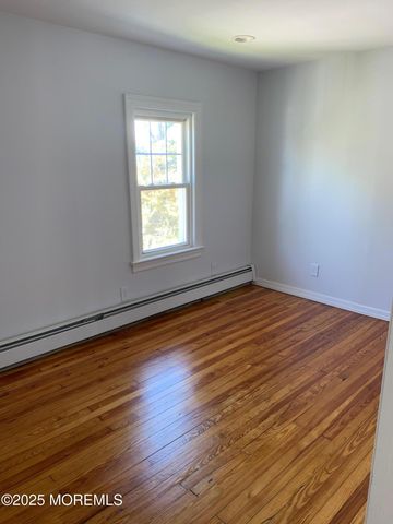 421 W Lincoln Avenue, Oakhurst, NJ 07755