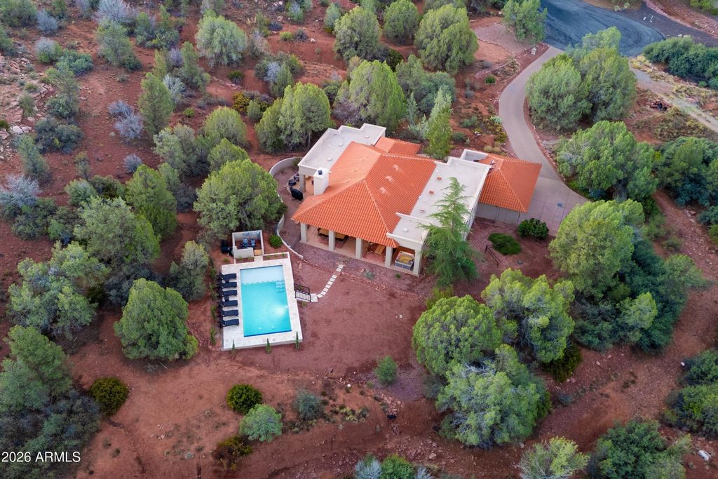 Image 2 of property listing at 36 W DOVE WING Drive, Sedona, AZ 86336