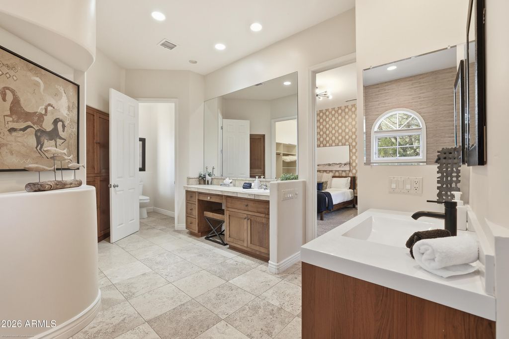 Image 31 of property listing at 36 W DOVE WING Drive, Sedona, AZ 86336