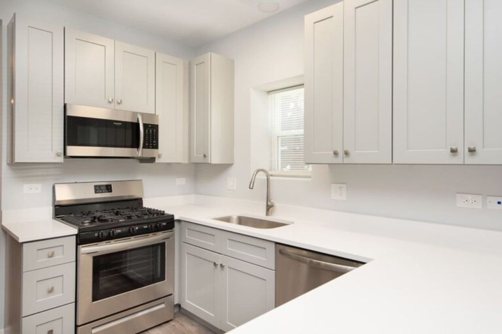 1813 W Cermak Road, Chicago, IL 60608 — photo 3