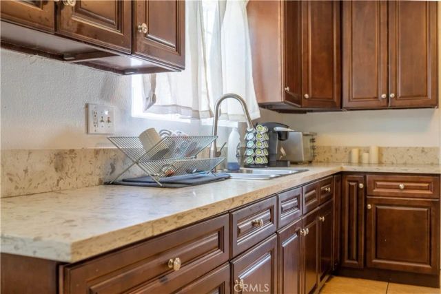 3208 W 74th Street, Park Hills Heights, CA 90043