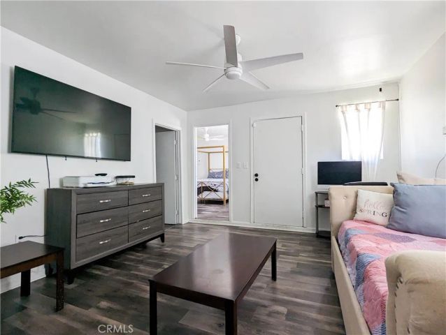 3208 W 74th Street, Park Hills Heights, CA 90043