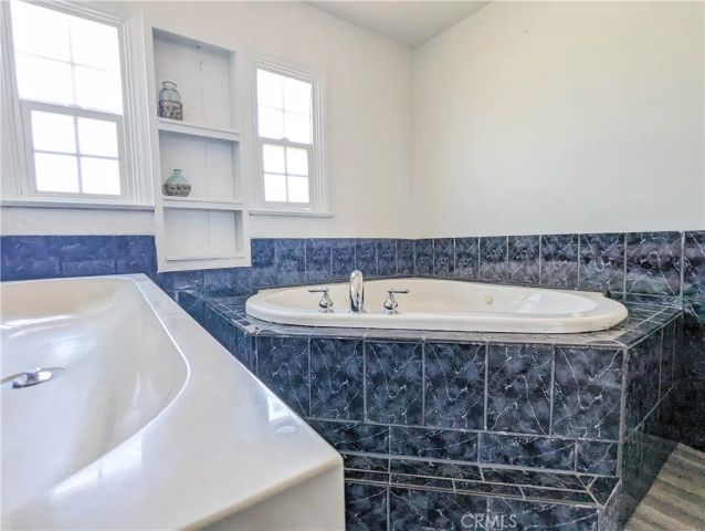 3208 W 74th Street, Park Hills Heights, CA 90043