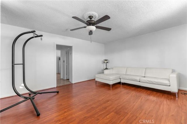 3208 W 74th Street, Park Hills Heights, CA 90043