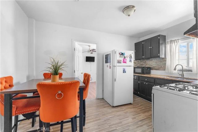 3208 W 74th Street, Park Hills Heights, CA 90043
