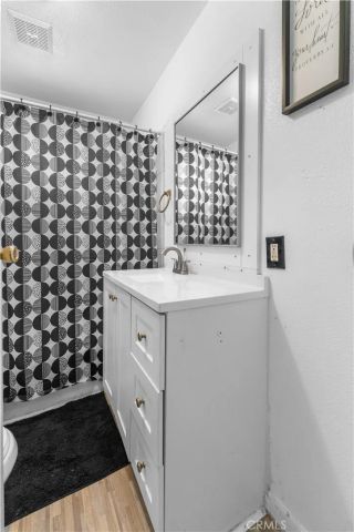 3208 W 74th Street, Park Hills Heights, CA 90043