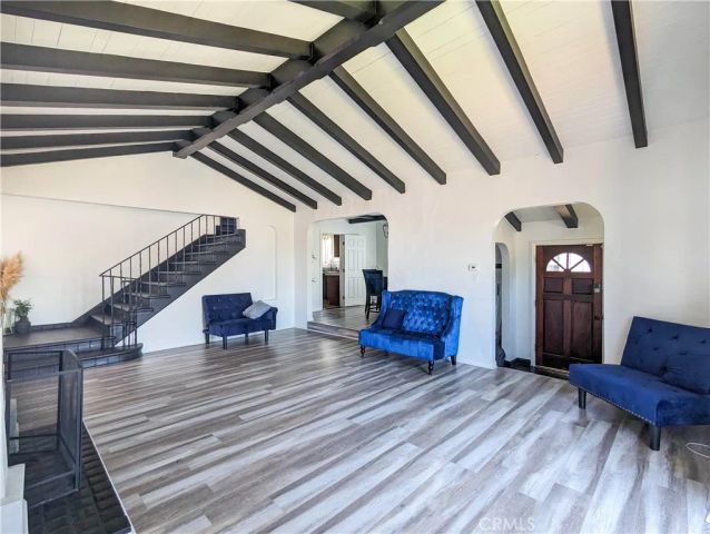 3208 W 74th Street, Park Hills Heights, CA 90043