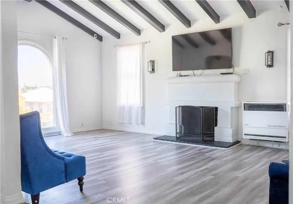 3208 W 74th Street, Park Hills Heights, CA 90043
