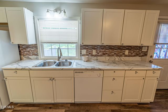 129 Grove Park Drive, Bristol, TN 37620