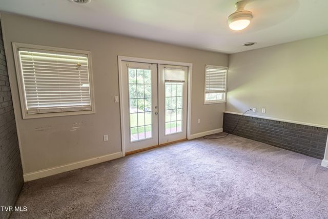 129 Grove Park Drive, Bristol, TN 37620