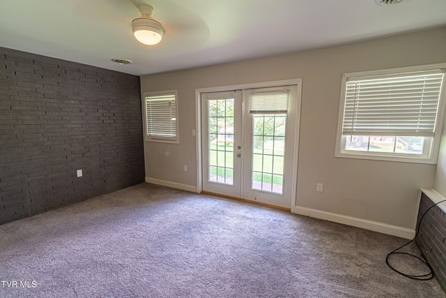 129 Grove Park Drive, Bristol, TN 37620