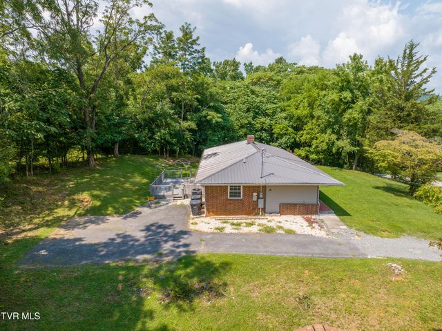 129 Grove Park Drive, Bristol, TN 37620