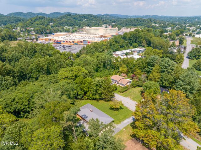 129 Grove Park Drive, Bristol, TN 37620