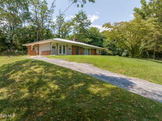 129 Grove Park Drive, Bristol, TN 37620