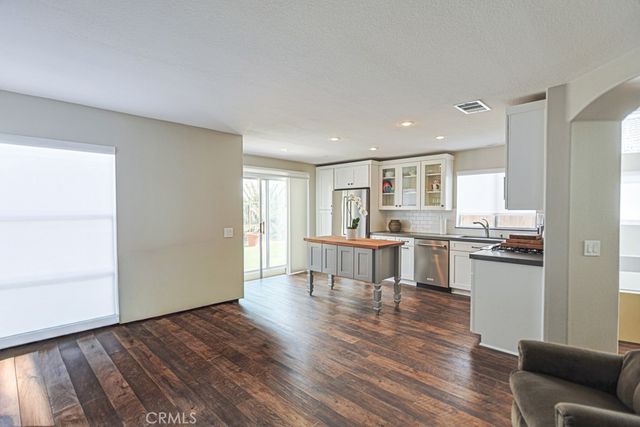 967 Naples, Corona, CA 92882