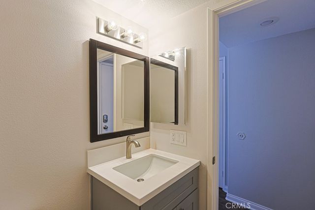 967 Naples, Corona, CA 92882