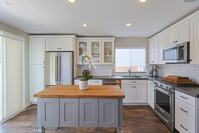 967 Naples, Corona, CA 92882