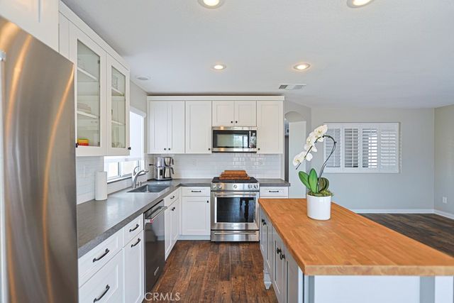 967 Naples, Corona, CA 92882