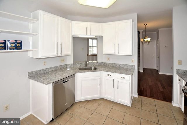 20428 COOL FERN SQ, Ashburn, VA 20147