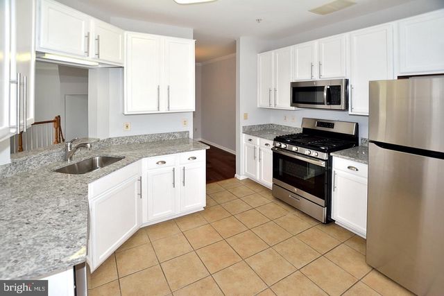 20428 COOL FERN SQ, Ashburn, VA 20147