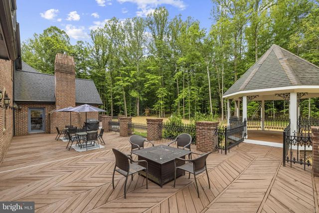8015 EDDY BEND TRL, Fairfax Station, VA 22039
