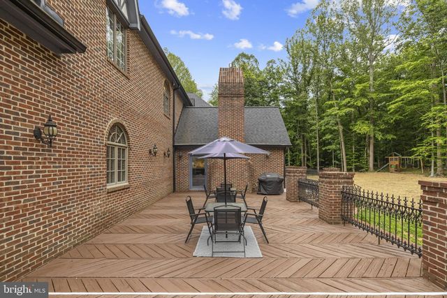 8015 EDDY BEND TRL, Fairfax Station, VA 22039