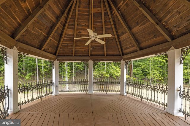 8015 EDDY BEND TRL, Fairfax Station, VA 22039