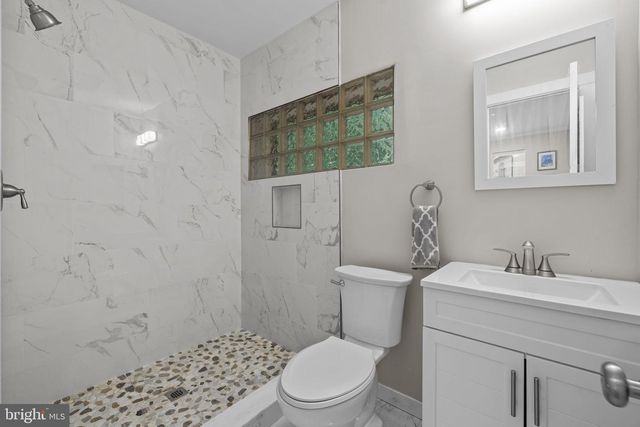 8015 EDDY BEND TRL, Fairfax Station, VA 22039