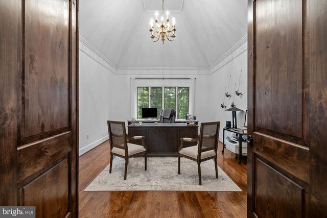 8015 EDDY BEND TRL, Fairfax Station, VA 22039