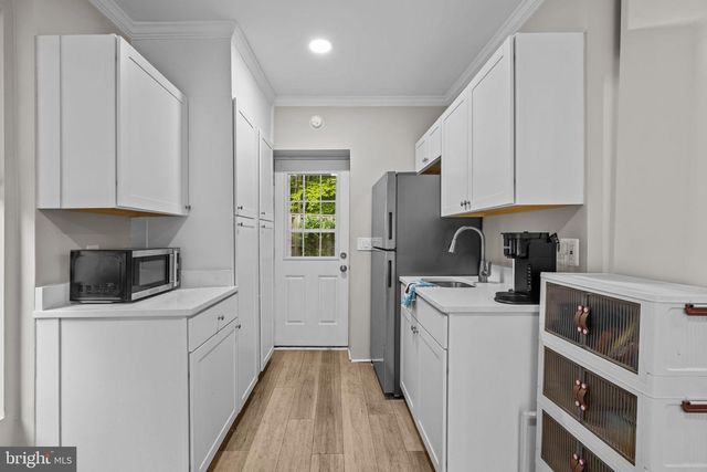 8015 EDDY BEND TRL, Fairfax Station, VA 22039