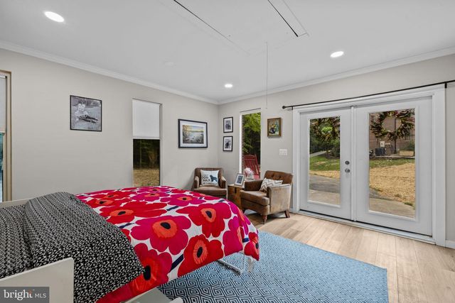 8015 EDDY BEND TRL, Fairfax Station, VA 22039
