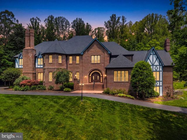 8015 EDDY BEND TRL, Fairfax Station, VA 22039