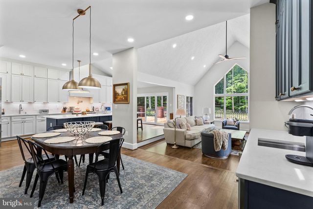 8015 EDDY BEND TRL, Fairfax Station, VA 22039