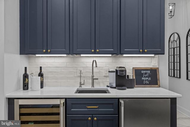 8015 EDDY BEND TRL, Fairfax Station, VA 22039