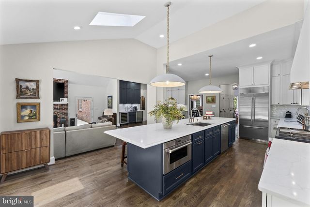 8015 EDDY BEND TRL, Fairfax Station, VA 22039