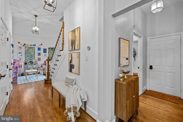 8015 EDDY BEND TRL, Fairfax Station, VA 22039