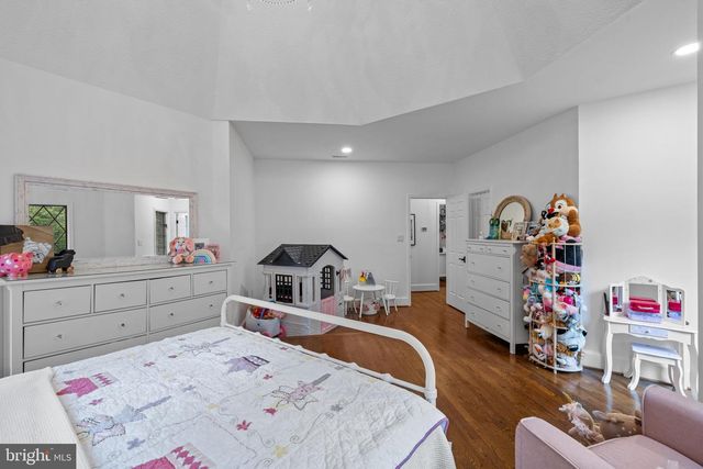 8015 EDDY BEND TRL, Fairfax Station, VA 22039