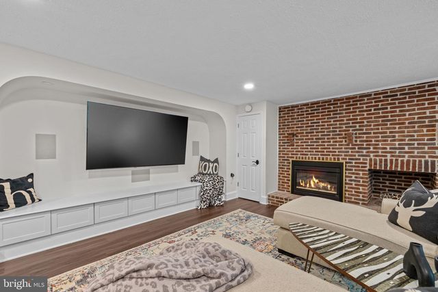 8015 EDDY BEND TRL, Fairfax Station, VA 22039