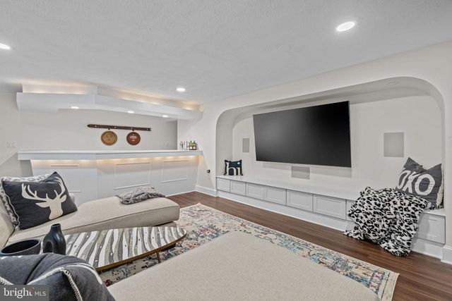 8015 EDDY BEND TRL, Fairfax Station, VA 22039