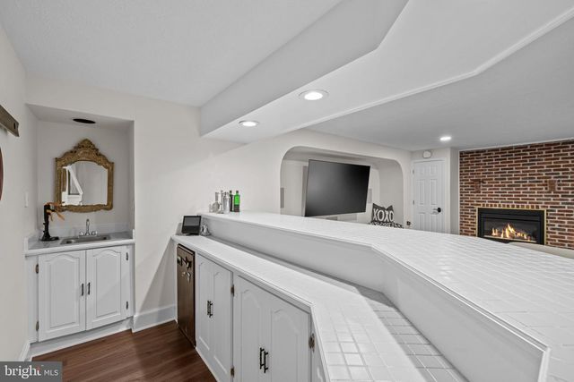 8015 EDDY BEND TRL, Fairfax Station, VA 22039