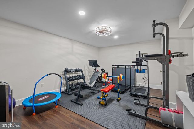 8015 EDDY BEND TRL, Fairfax Station, VA 22039