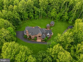 8015 EDDY BEND TRL, Fairfax Station, VA 22039